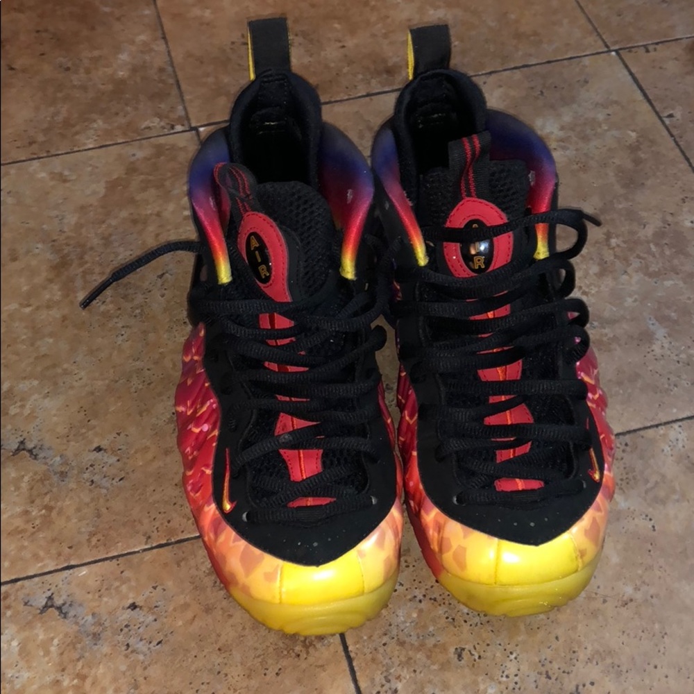 Men’s foamposite size 8.5